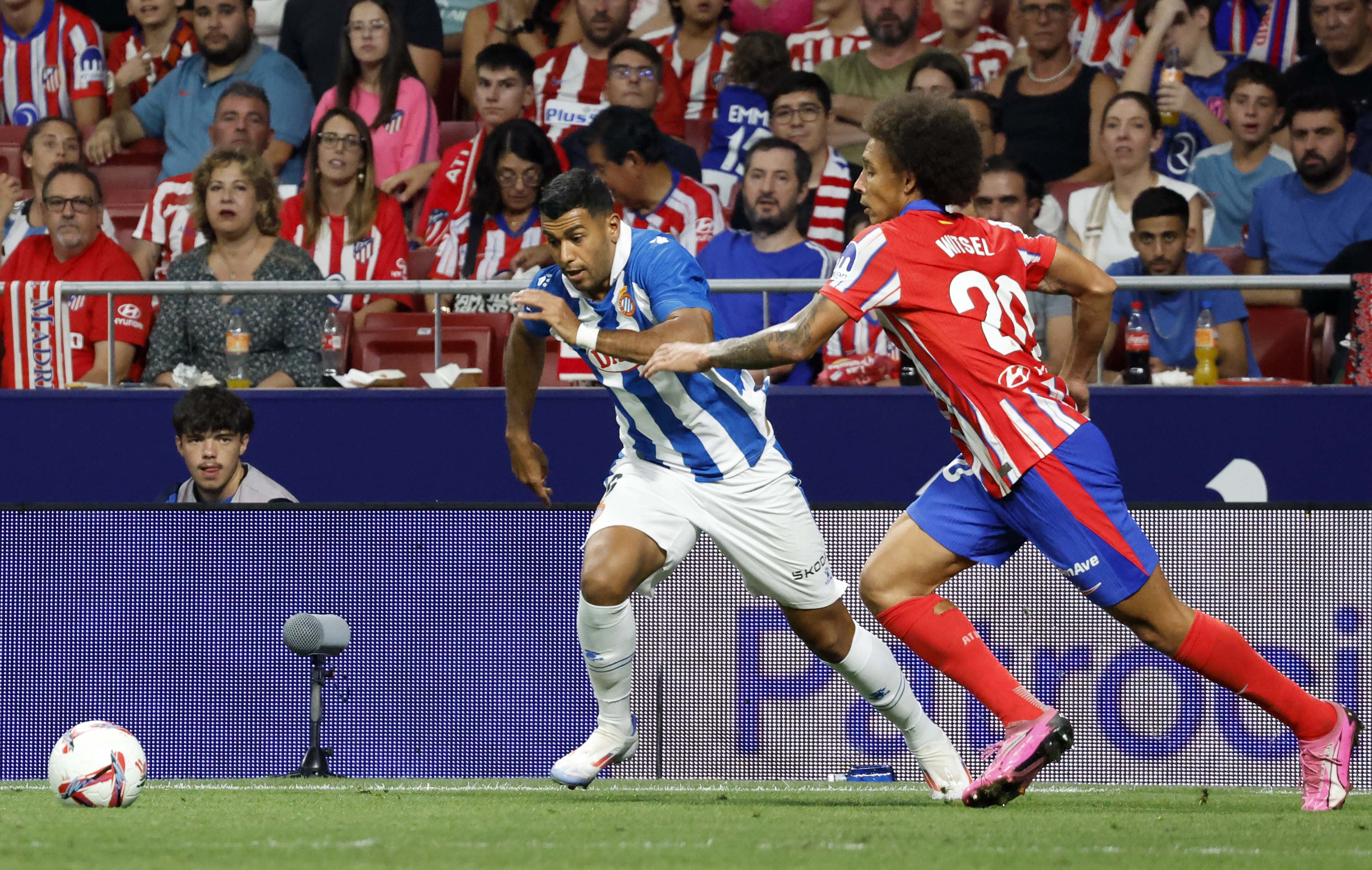 开云体育官网入口-关于西班牙队员因伤离场，比赛状况受影响的信息