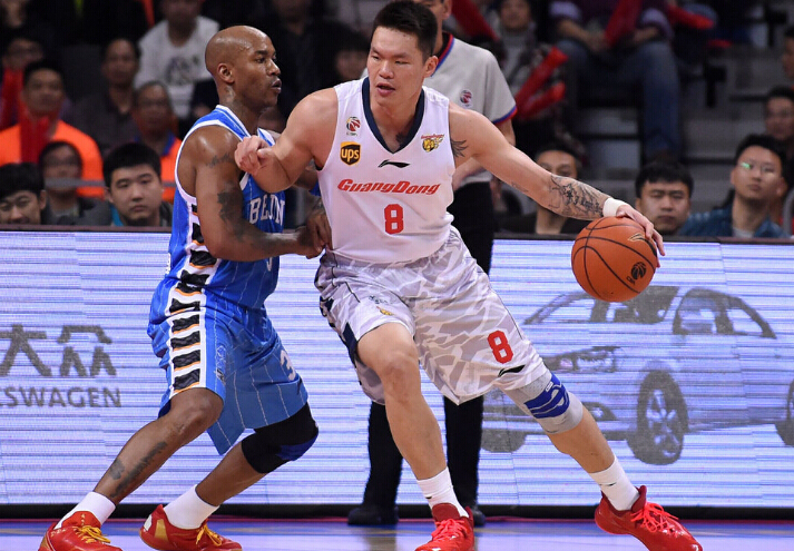 老马砍下三双带领骑士胜魔术，实力再现，奠定领导地位的简单介绍