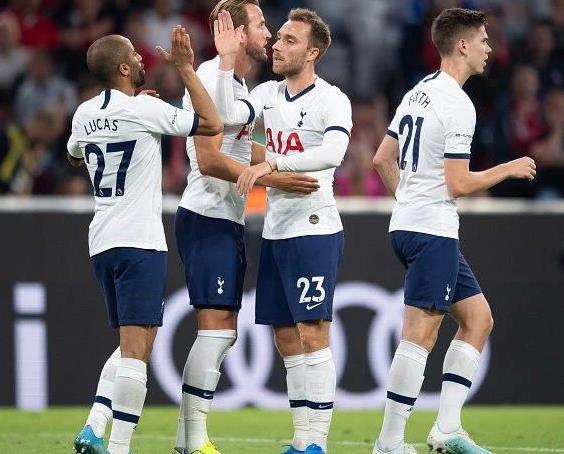 拜仁登顶！梅拉总指挥全队晋级