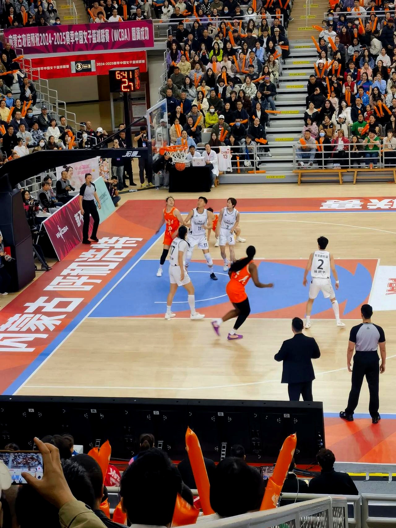 开云体育官网入口-北京女篮在主场表现出色，夺得关键胜利