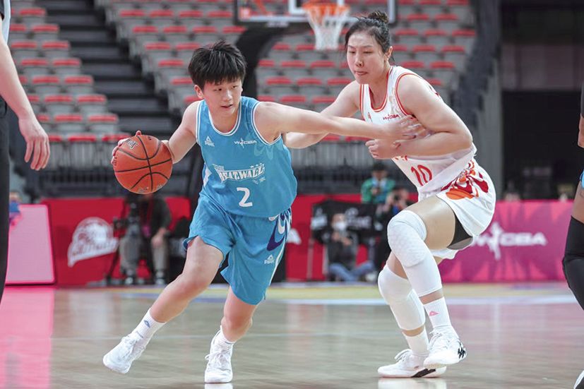 北京女篮在主场表现出色，夺得关键胜利