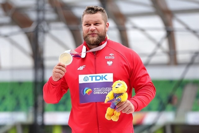 俄罗斯田径名将再创佳绩，再获一金