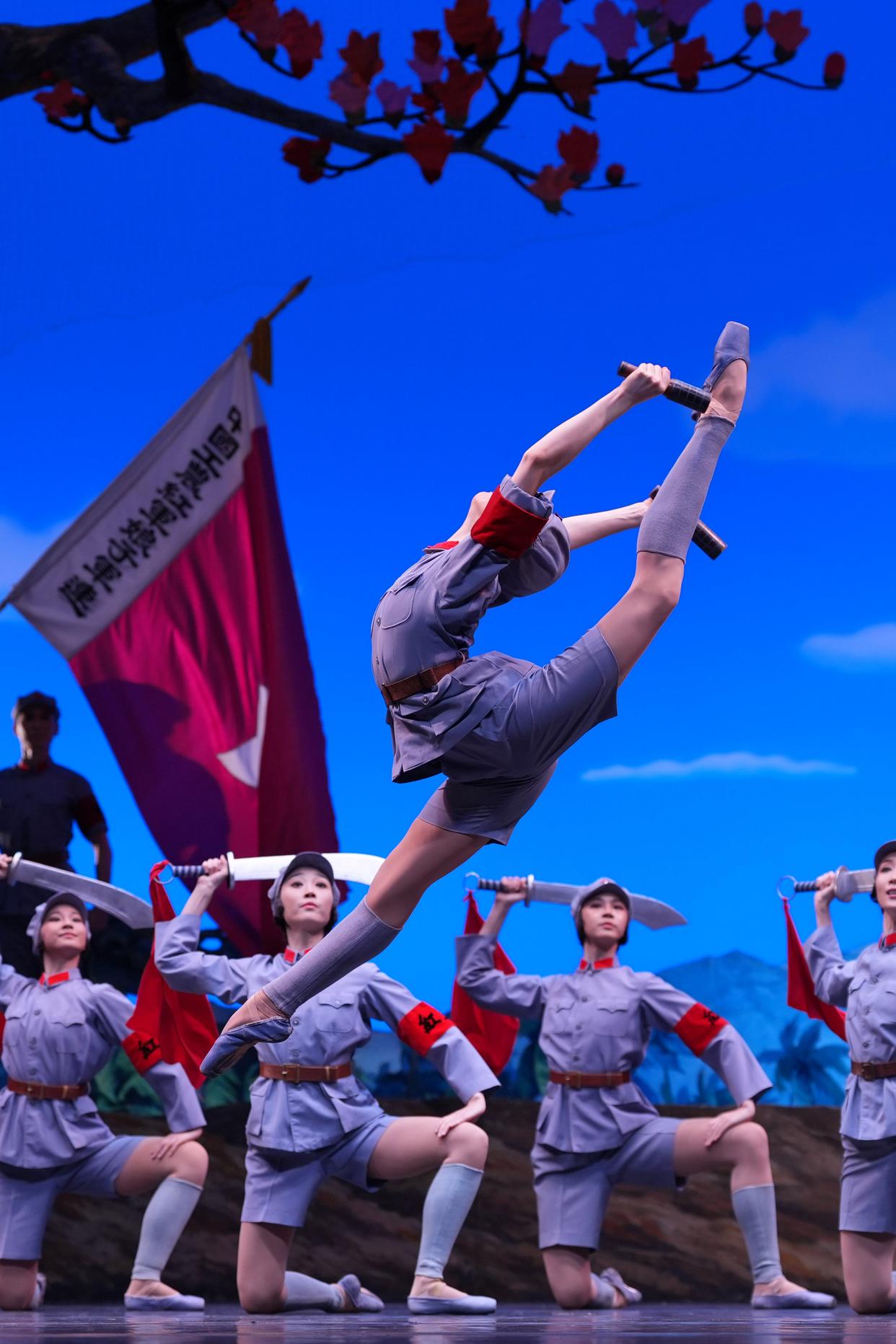 包含好戏连台：国际赛事激情四射热烈攻防的词条