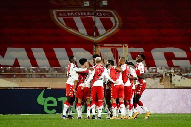 包含佛罗伦萨战平对手，争议不断的词条