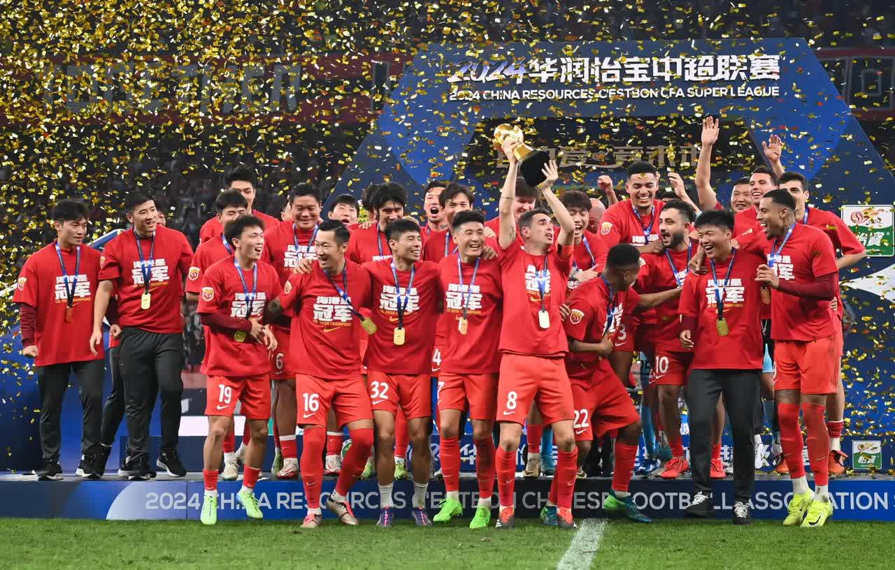 开云体育官方登录入口-港超球队备战激烈对手，全力以赴