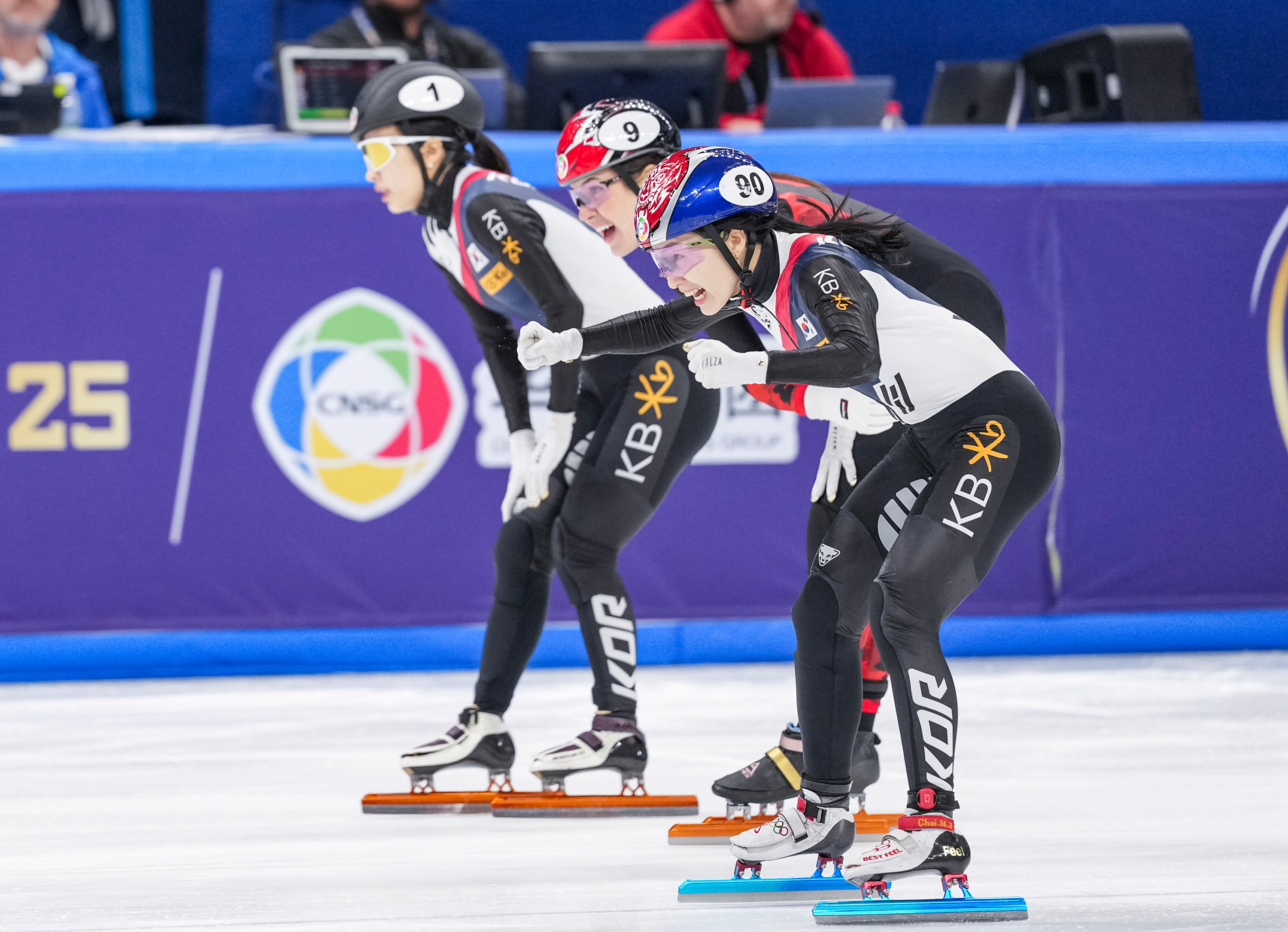 短道速滑女子米决赛韩国运动员夺冠