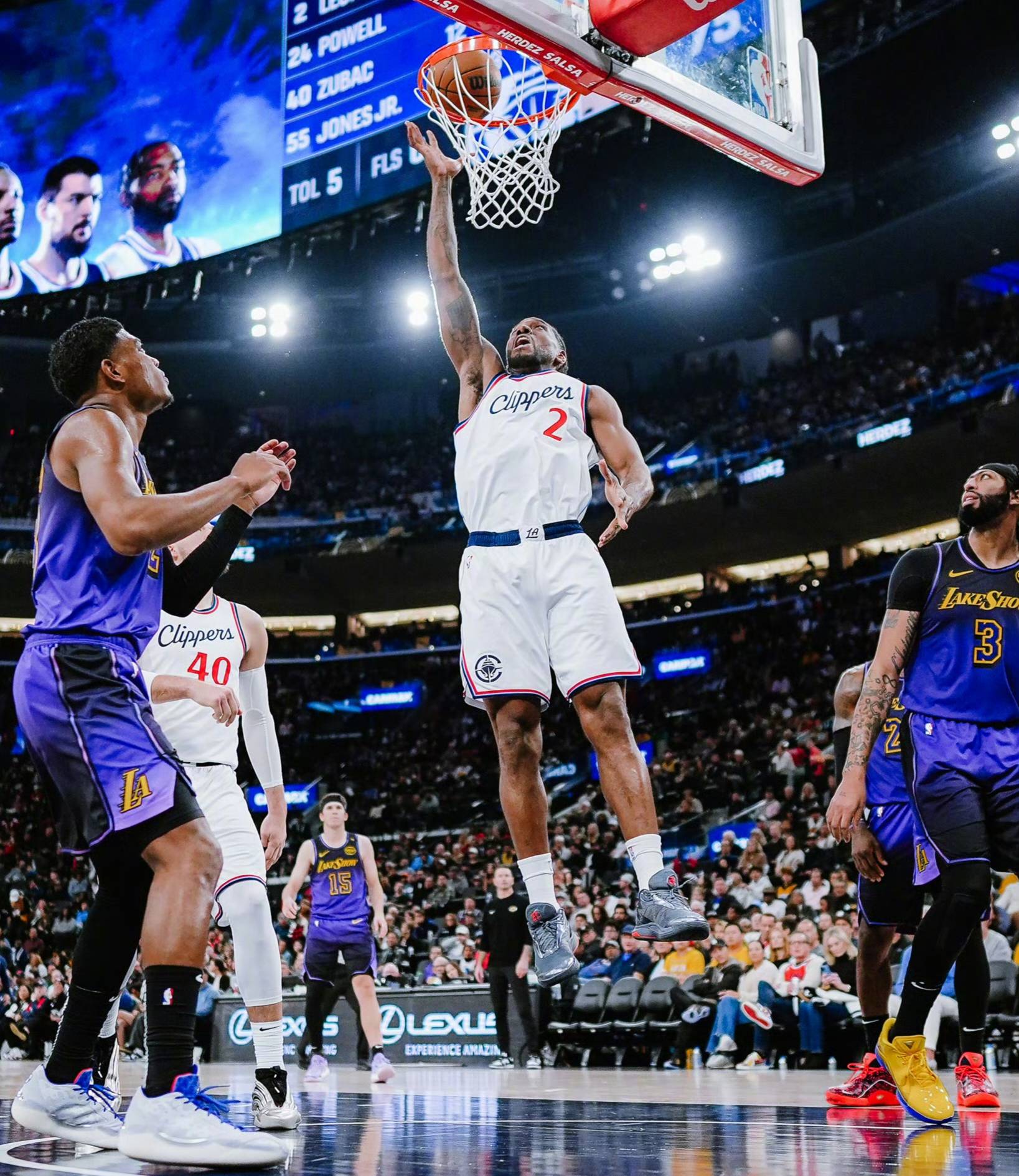 开云体育入口-关于湖人逆转快船，詹姆斯末节砍下分助球队夺胜的信息