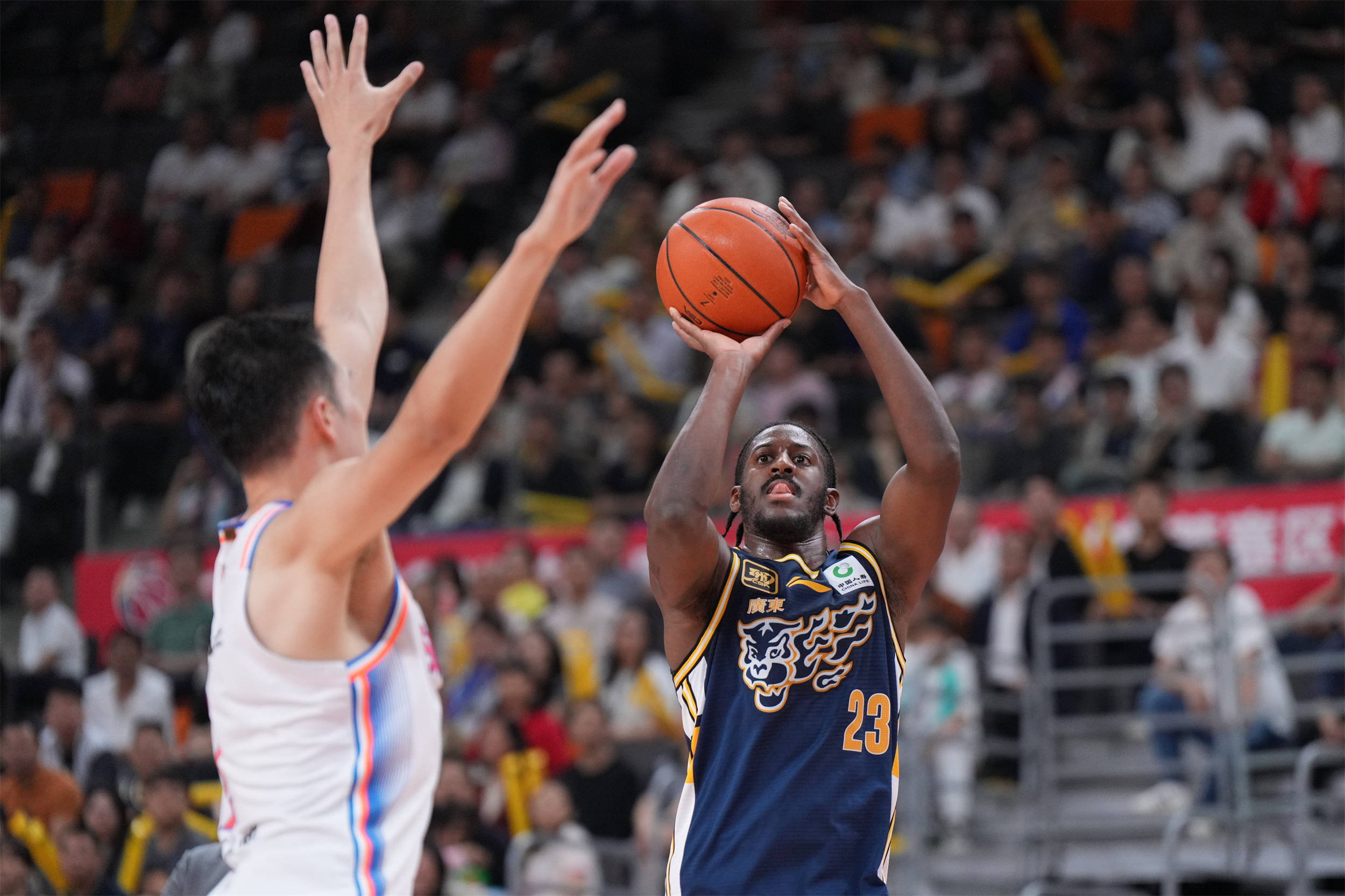 开云体育亚洲官网-广东队再次力克对手，实现八连胜