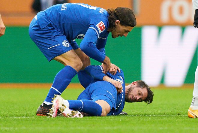 开云体育登录-沙尔克04中场组织混乱，需要加强团队配合的简单介绍