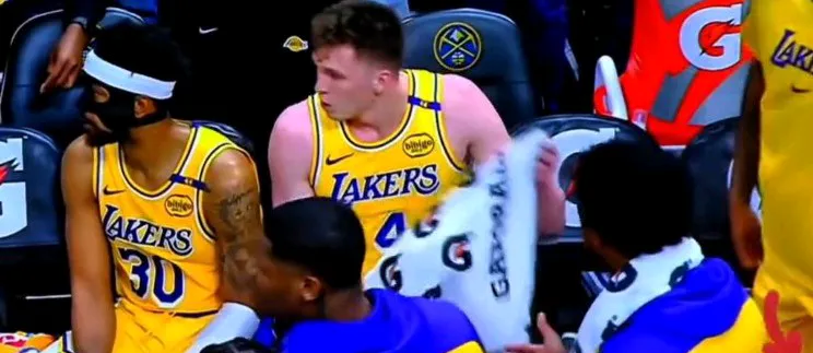 开云体育app下载-太阳队客场失利，湖人队主场全力击败对手