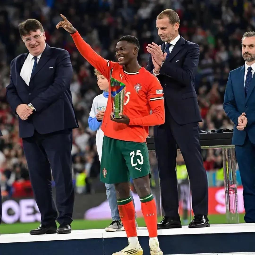 开云体育官方入口-卡布里球员荣膺最佳球员，助球队取胜的简单介绍