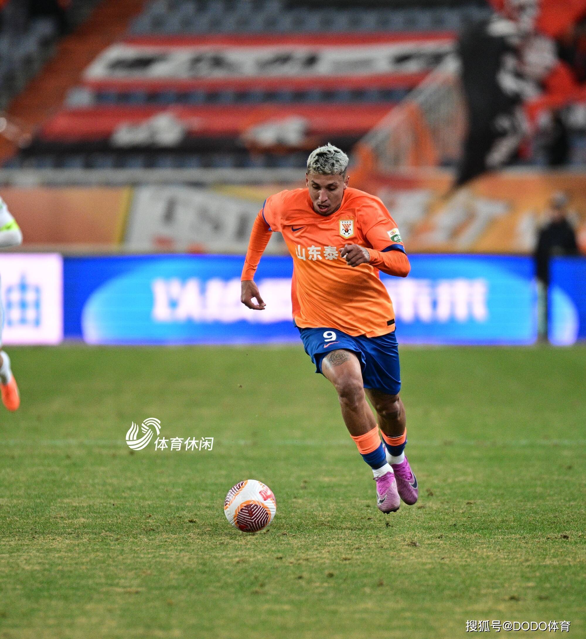 开云体育官网-内援球员表现抢眼，为球队获取胜利贡献巨大