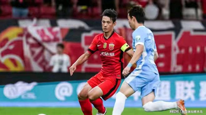 内援球员表现抢眼，为球队获取胜利贡献巨大