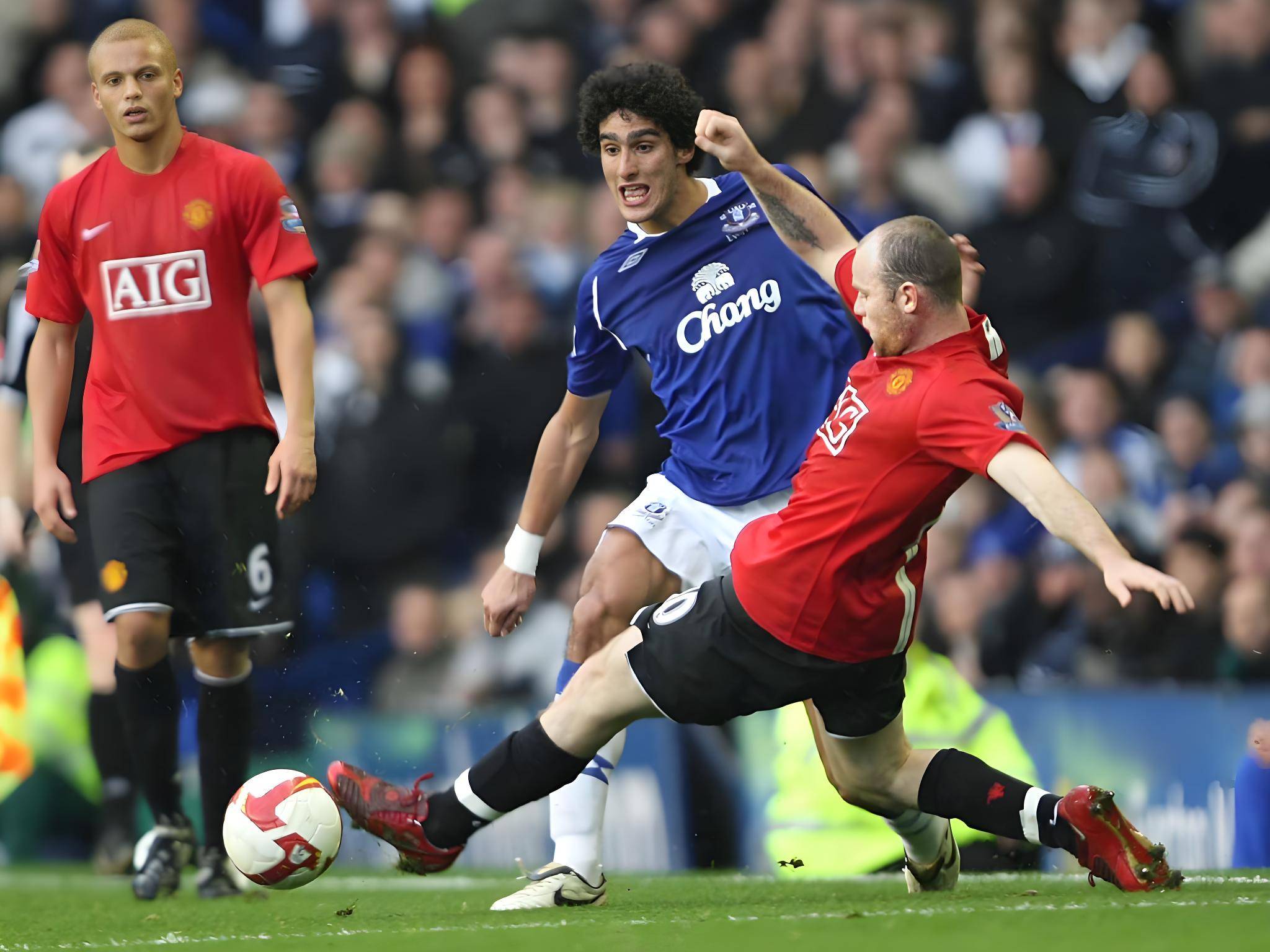 开云体育官网入口-埃弗顿客场一球小胜，保持胜利势头