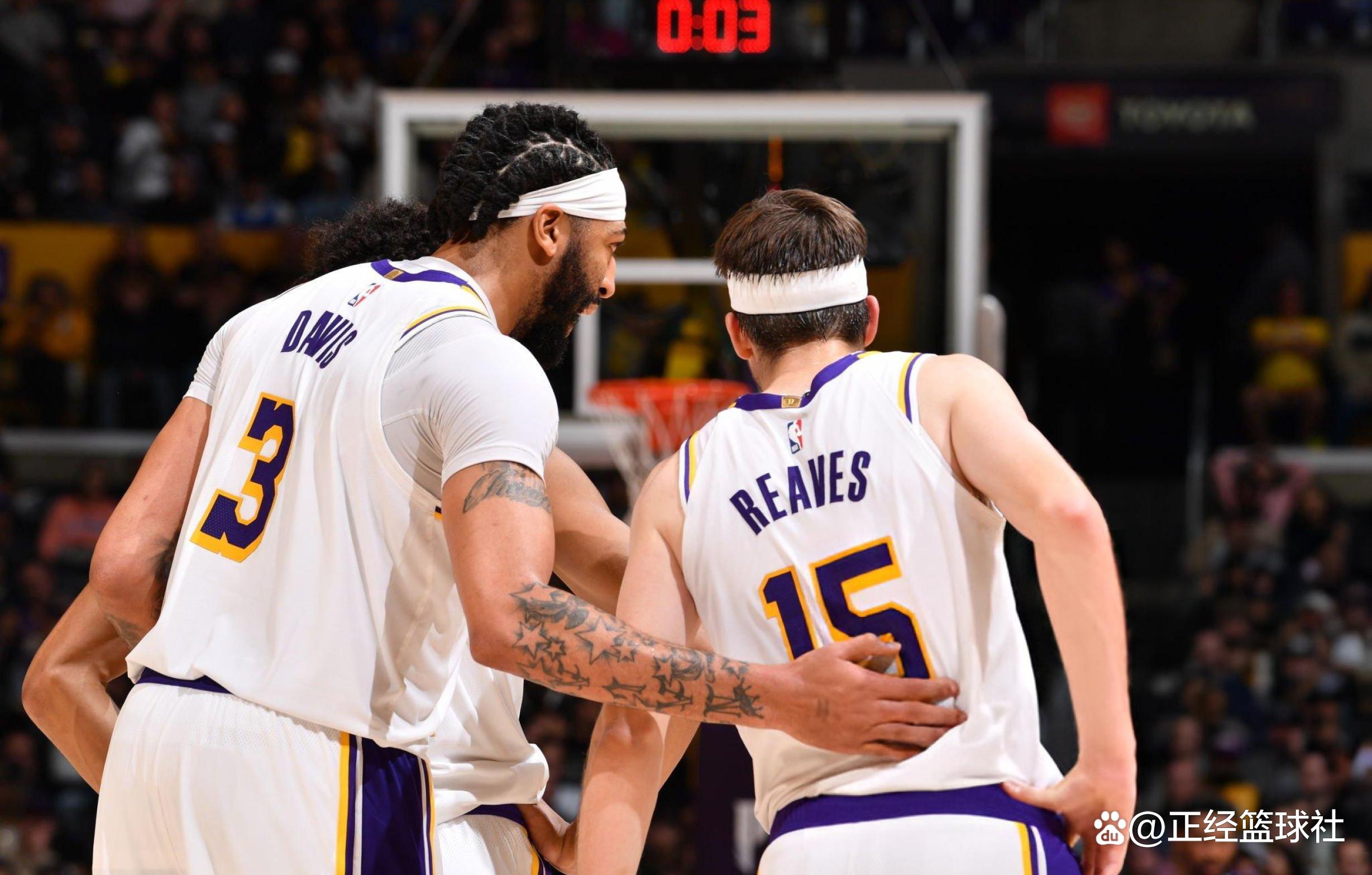 包含湖人击败国王，取得三连胜追赶前四的词条