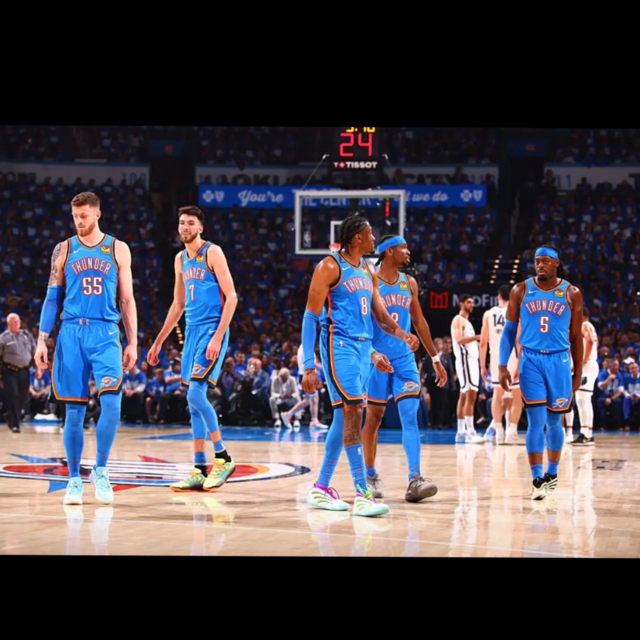 爵士客场大胜灰熊延续连胜 爵士客场大胜灰熊延续连胜