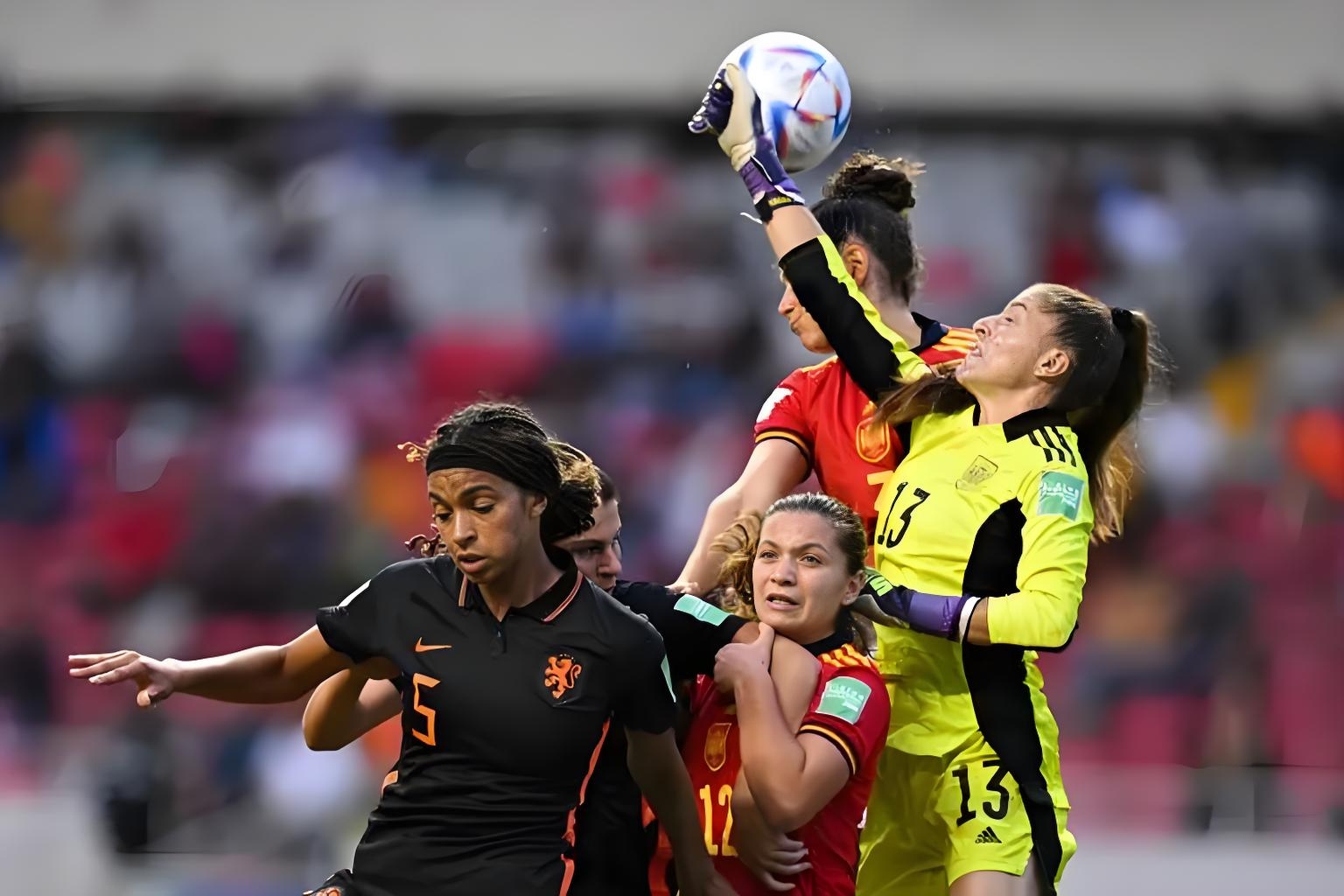 包含足坛焦点:女足比赛是否会引发争议?的词条 包含足坛焦点:女足比赛是否会引发争议?的词条