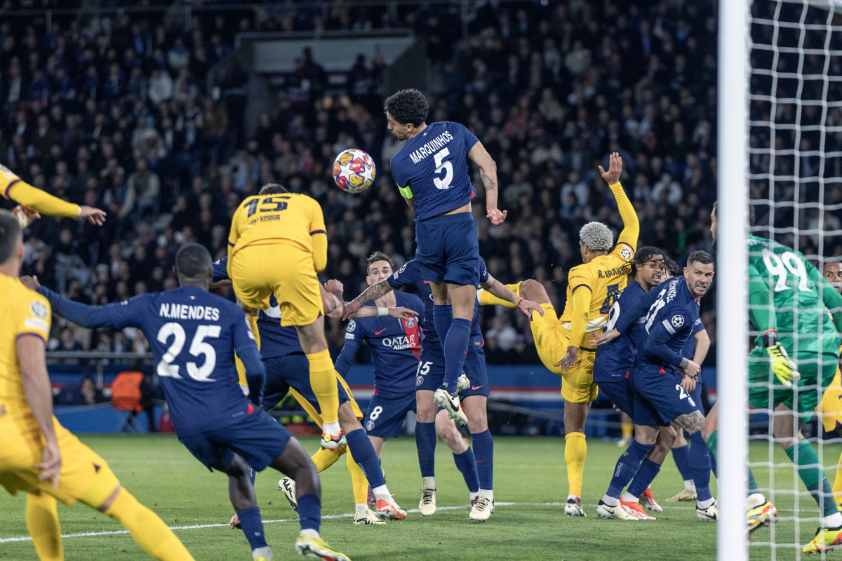 开云体育亚洲官网-多特蒙德稳固中场阵容，法甲球队期待强援