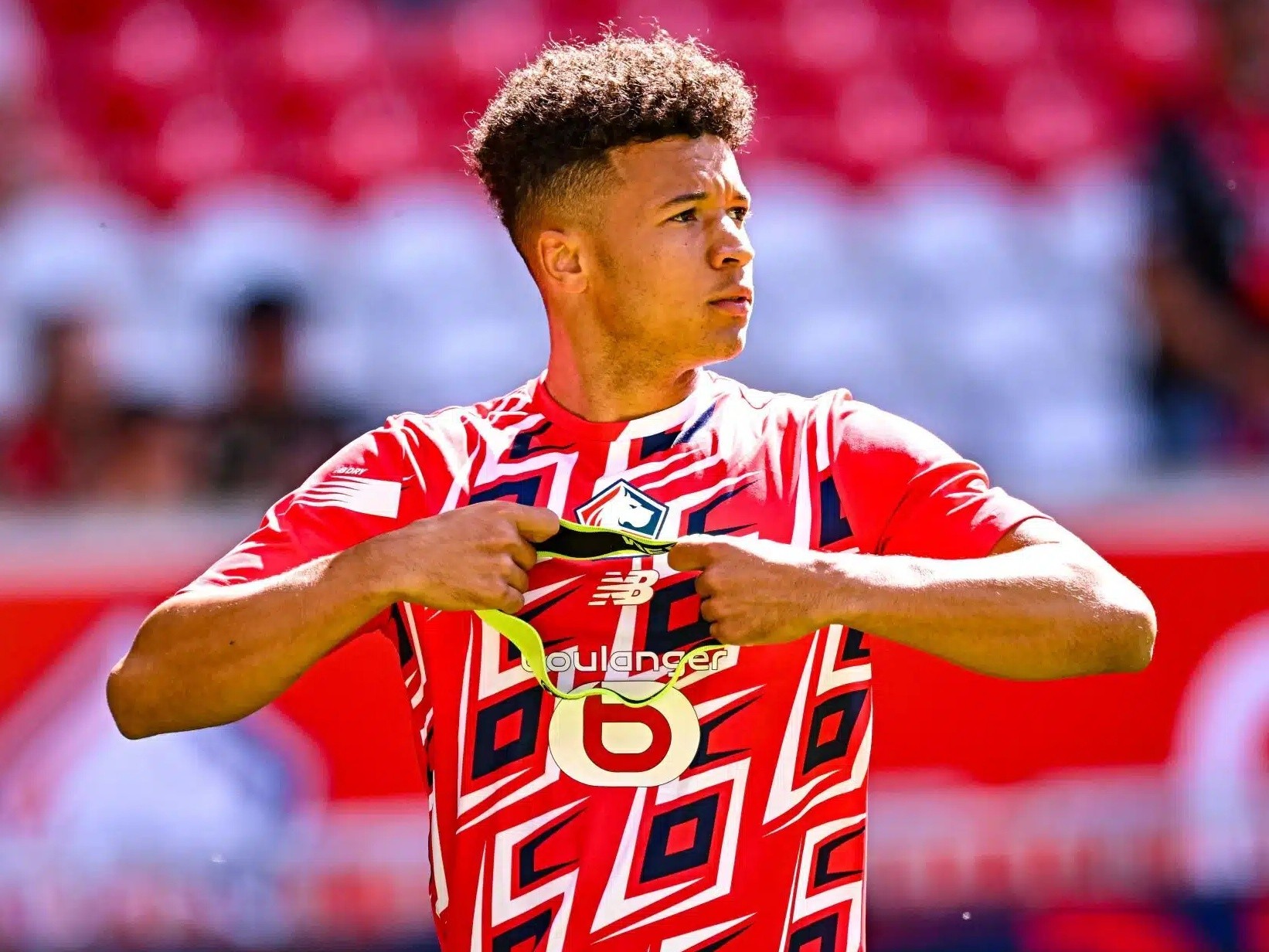 桑托斯带领球队冲刺冠军奖杯 桑托斯带领球队冲刺冠军奖杯